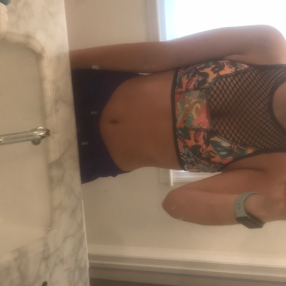 Super cute too never worn